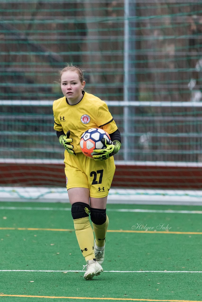 Bild 304 - wBJ VfL Pinneberg - St. Pauli : Ergebnis: 7:0 (Abbruch)